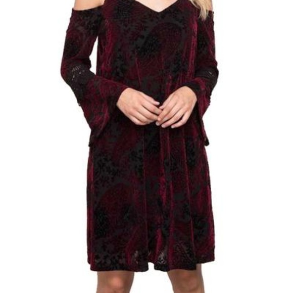 Cold shoulder bell sleeve dress - Picture 3 of 3